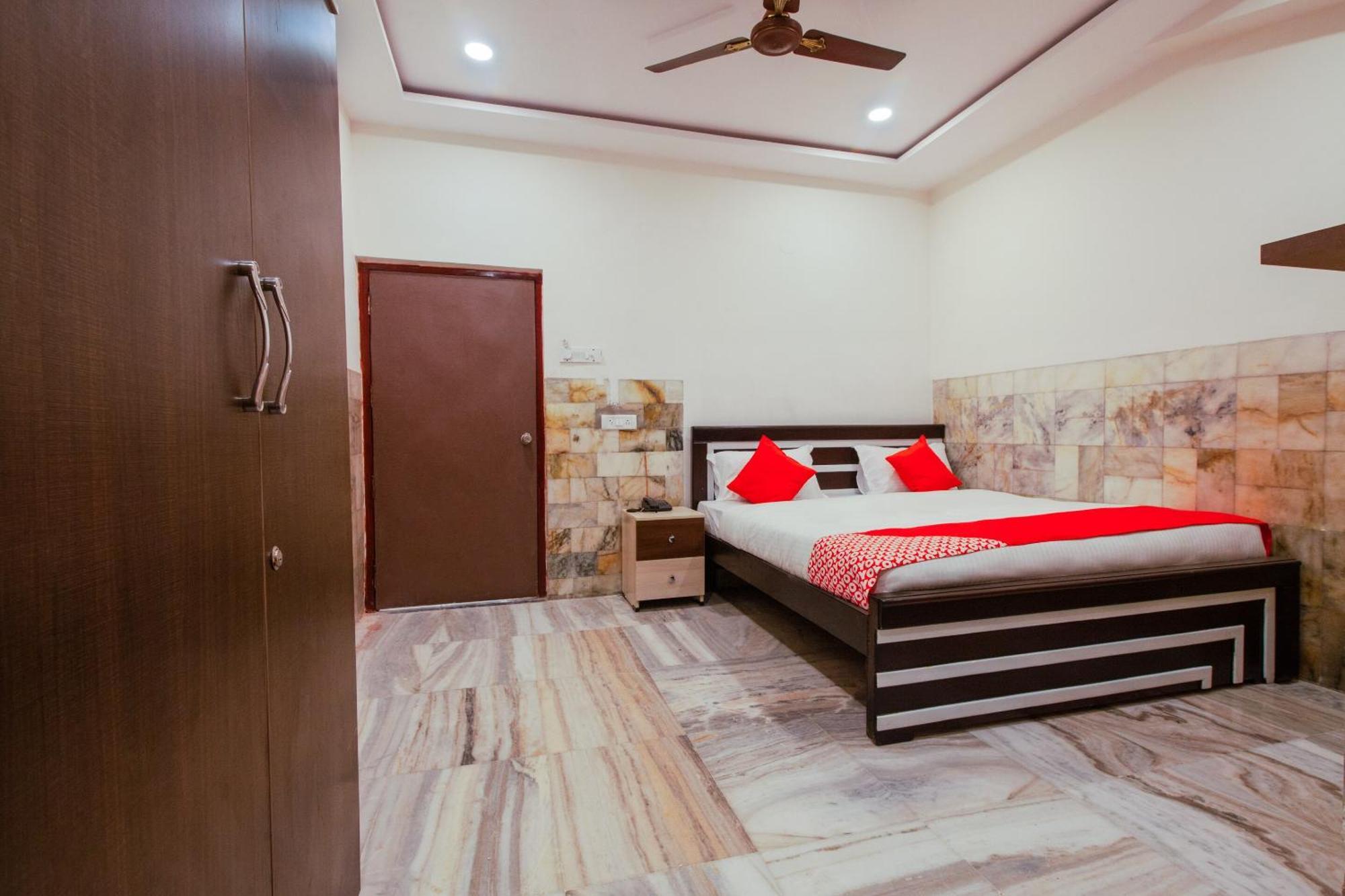 Super Hotel O Holiday Rani Gunj Opp Punjab National Bank Secundurabad Exterior foto
