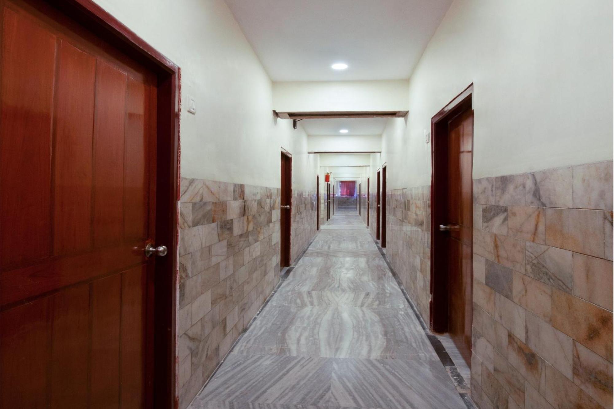 Super Hotel O Holiday Rani Gunj Opp Punjab National Bank Secundurabad Exterior foto